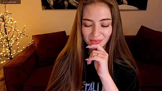 Chain_Alice's Live XXX Chat