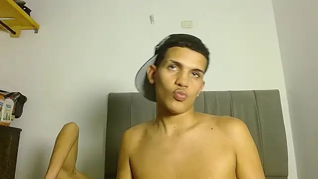 Jose_And_Daniel: διαδικτυακό σόου στην κάμερα