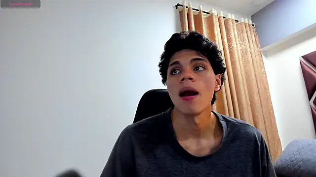 Ithan_Hott's Live XXX Chat