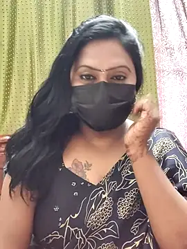 Meera_mia élő XXX-chatje