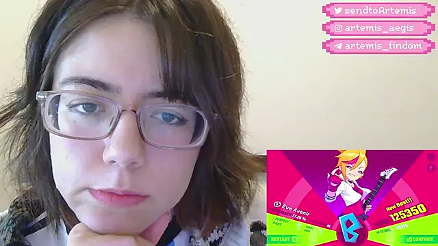 Artemis-aegis' Live XXX Chat