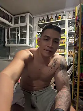 Chatroom XXX en direct de OliverWest04