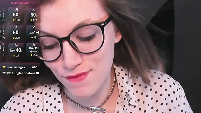 XXX chat uživo modela CathyAdams
