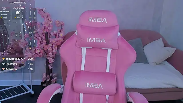 Chat XXX en directo de Miaa_Hill