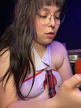 Solo_yoss লাইভ XXX চ্যাট