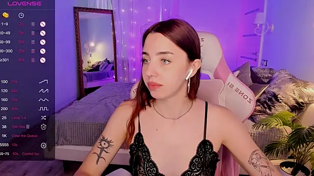 Chatroom XXX en direct de CharliGrace_