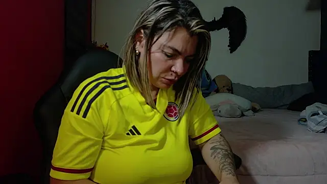 XXX chat uživo modela charlotedoll