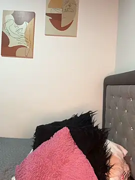 Melanyprada élő XXX-chatje
