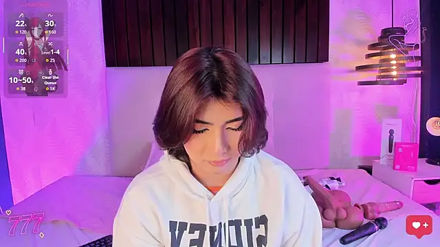 Creamy_Angelo Adlı Modelin Canlı XXX Sohbeti