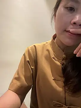 Bella_7777 XXX чат на живо