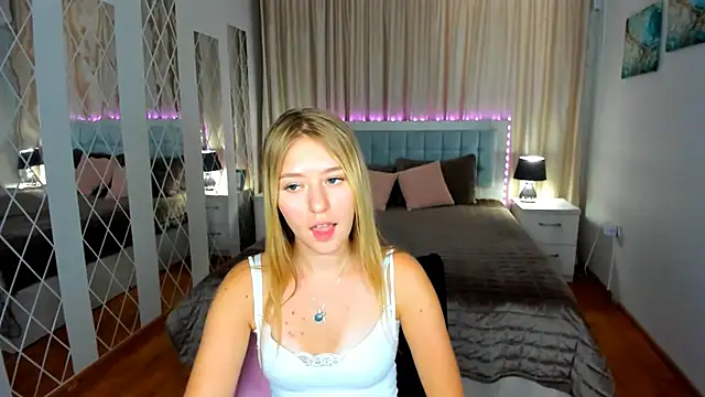 RosaTiny's Live XXX Chat