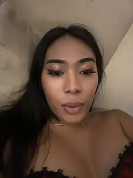 hugecock_tamira Adlı Modelin Canlı XXX Sohbeti