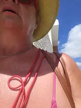Hot-Muci Live XXX Chat