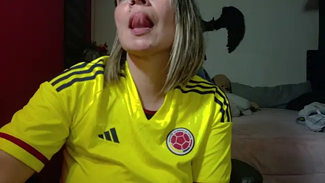 Chat +18 de charlotedoll ao vivo