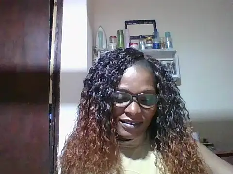 Ebonyqueen4 Adlı Modelin Canlı XXX Sohbeti