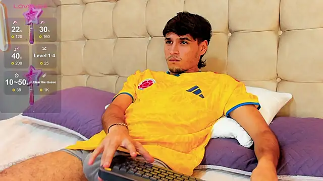 Zack23__ Chat XXX in diretta