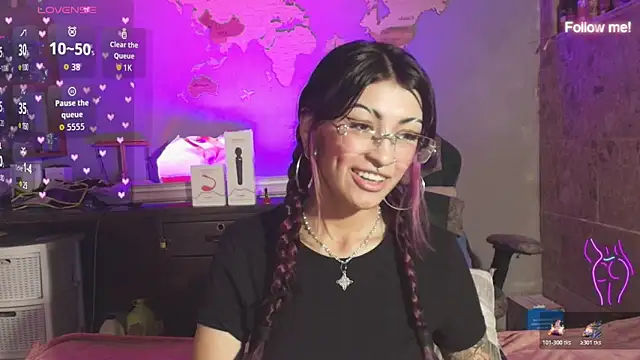 mia_devine_ Adlı Modelin Canlı XXX Sohbeti
