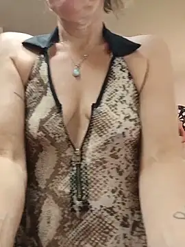 Chat XXX en directo de KeeshKeeph