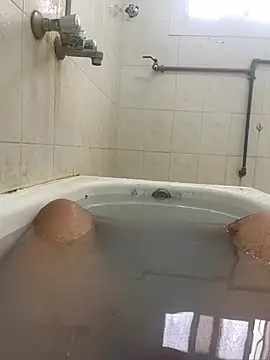 Hehjehjeqll webkamerás műsora