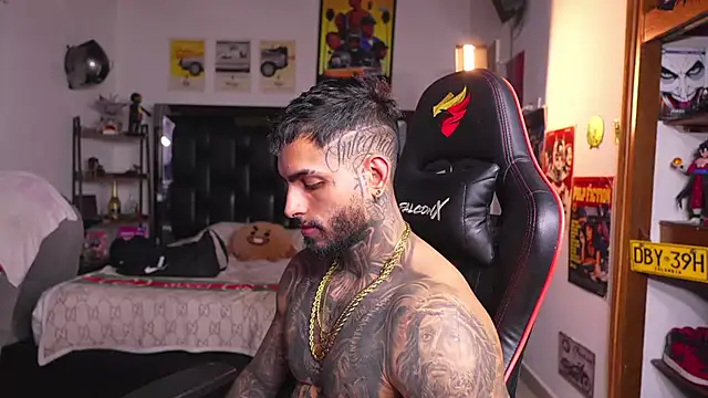 logan_hugh8 Live XXX-Chat