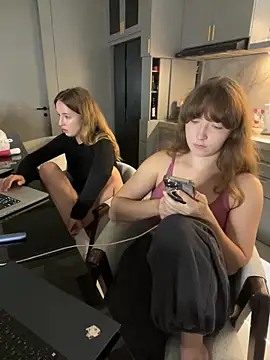 Nura_n_Sarah's Live XXX Chat
