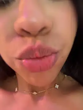 Doll_Maddy_ লাইভ XXX চ্যাট