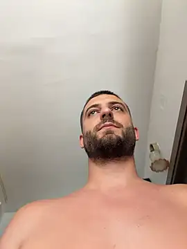 Pablo_Hornyguy95 即時 XXX 聊天