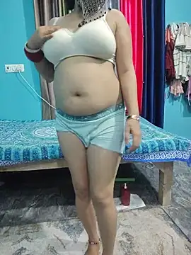 Curvy_shivani Adlı Modelin Canlı XXX Sohbeti