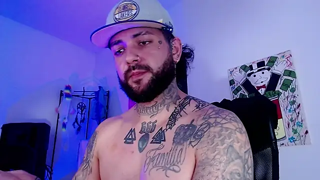 צ'אט XXX בשידור חי של nicolastorres99