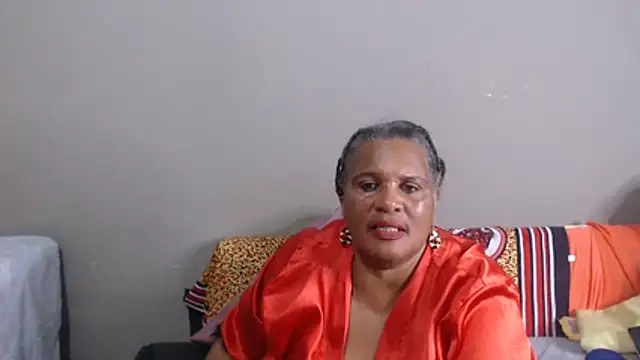 GrandBustyMelon's Live XXX Chat