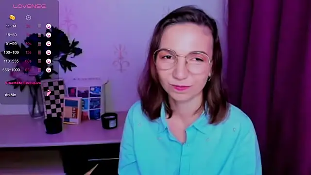 KindHazelHere_ Adlı Modelin Canlı XXX Sohbeti