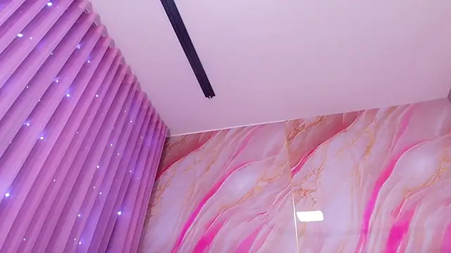 sofi_deckerのライブXXXチャット