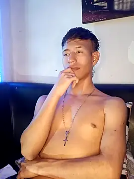 dareck_18 élő XXX-chatje