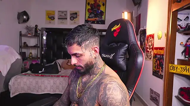 logan_hugh8 Live XXX-Chat