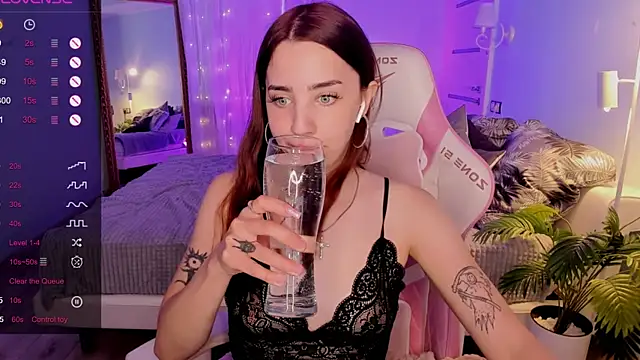 XXX chat uživo modela CharliGrace_