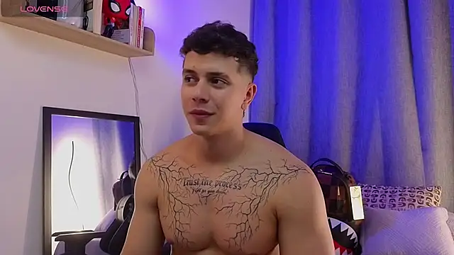 ASHTON_HILS – Naživo XXX chat