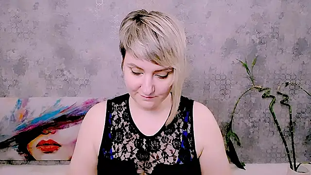 XXX chat uživo modela Djullia