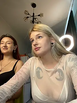 Chatroom XXX en direct de DriveThruCiri