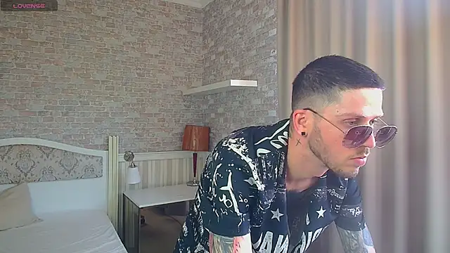 Chat XXX ao vivo de JonahShaw