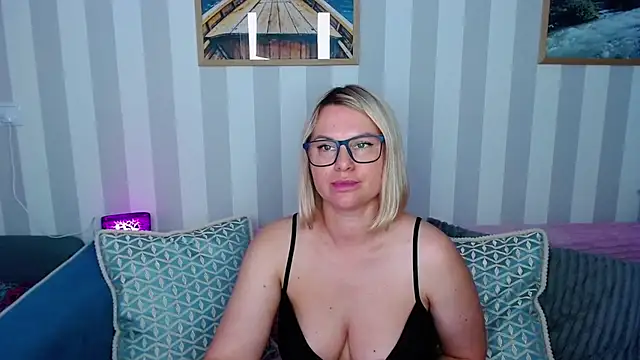 MonaLisaG live XXX chat