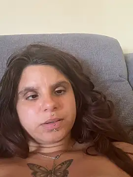 Brutecia2002 Chat XXX in diretta