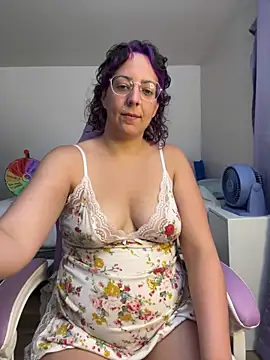 Chat +18 de GoddessLana7 ao vivo
