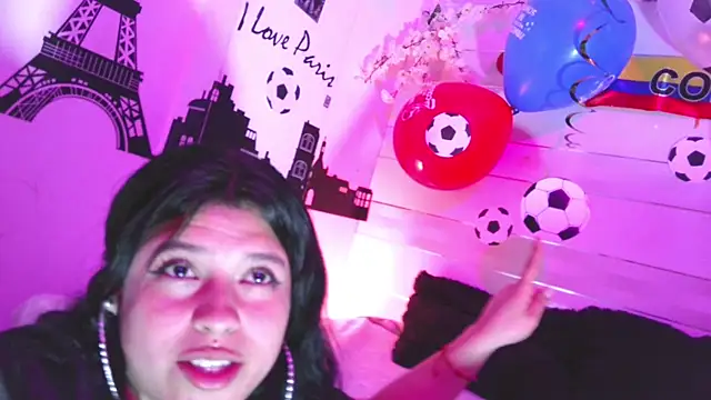 Chat +18 de petite_coral ao vivo