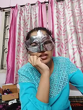 Show de thanusi_2 na webcam