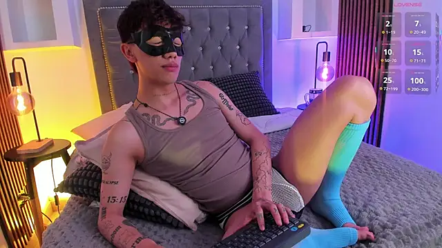 Tomy_Rox Live XXX-chat