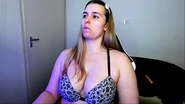 ShyHotNerd Live XXX-chat