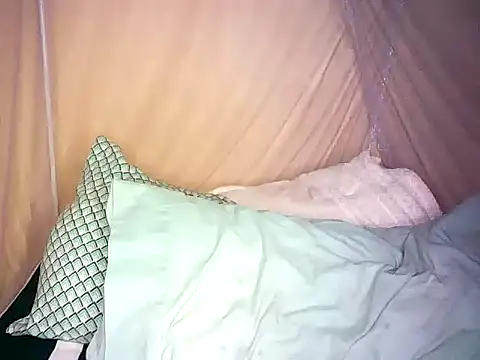 Chat XXX ao vivo de Petitecindy