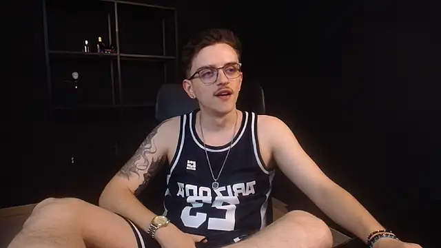 Živý XXX chat FelixStarkk