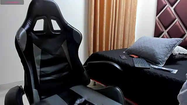Ithan_Hott's Live XXX Chat