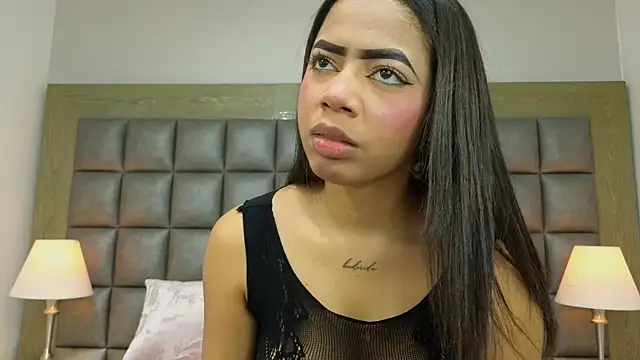 צ'אט XXX בשידור חי של TyraKayne